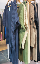 Load image into Gallery viewer, Holly Pleat Suit (Curve Range)