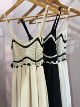 Load image into Gallery viewer, Carrie Contrast Maxi