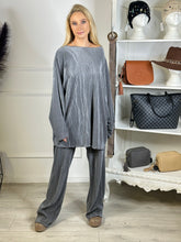 Load image into Gallery viewer, Curve Multi Pleat Suit
