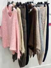 Load image into Gallery viewer, Choker Neck Jumper

