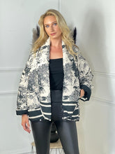 Load image into Gallery viewer, Cameo Quilted Jacket
