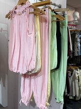 Load image into Gallery viewer, Bead Ruffle Neck Suit
