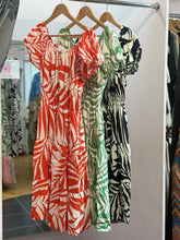 Load image into Gallery viewer, Hemelle Button Sundress
