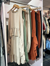 Load image into Gallery viewer, Hamilton High Low Suit
