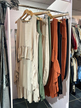 Load image into Gallery viewer, Hamilton High Low Suit
