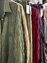 Load image into Gallery viewer, Crinkle Pleat Suit (Curve Range)
