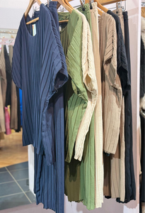 Grayson Pleat Suit (Curve Range)