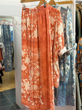 Load image into Gallery viewer, Hampshire Floral Trouser Suit
