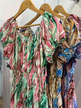 Load image into Gallery viewer, Wooden Button Midi Dress (Petals)
