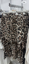 Load image into Gallery viewer, Lexi Animal Short Set
