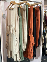 Load image into Gallery viewer, Hamilton High Low Suit
