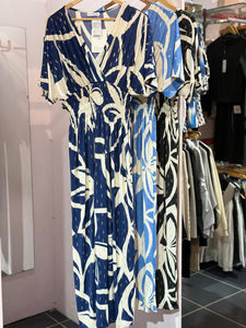 Slinky Maxi (Abstract Flower)