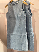 Load image into Gallery viewer, Patsy Denim Shift Dress
