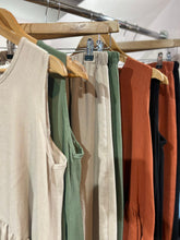 Load image into Gallery viewer, Hamilton High Low Suit
