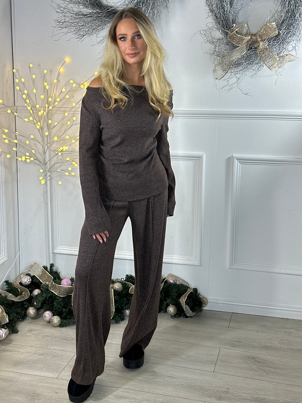 Nicole Fleece Slash Neck Suit