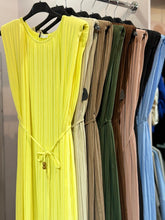 Load image into Gallery viewer, Mel Pleat Toggle Maxi
