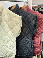 Load image into Gallery viewer, Safi Quilted Cap Sleeve Gilet
