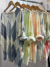 Load image into Gallery viewer, Prin V Neck Tee
