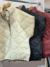 Load image into Gallery viewer, Safi Quilted Cap Sleeve Gilet
