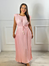 Load image into Gallery viewer, Mel Pleat Toggle Maxi
