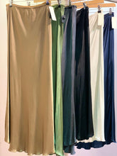 Load image into Gallery viewer, Satin Fluted Long Skirt
