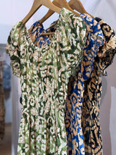 Load image into Gallery viewer, Wooden Button Midi Dress (Freckle)
