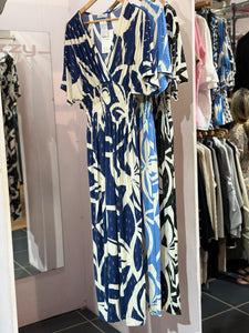 Slinky Maxi (Abstract Flower)