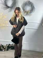 Load image into Gallery viewer, Safi Quilted Cap Sleeve Gilet
