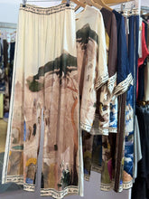 Load image into Gallery viewer, Postcard Suit
