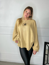 Load image into Gallery viewer, Single Star Oversized Jumper
