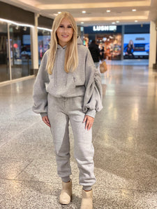 E & A Rouche Arm Suit